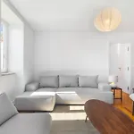 Whome Exclusive Stay In A Prime Location With River View