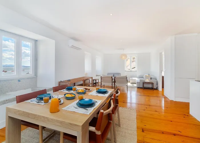 Whome Exclusive Stay In A Prime Location With River View