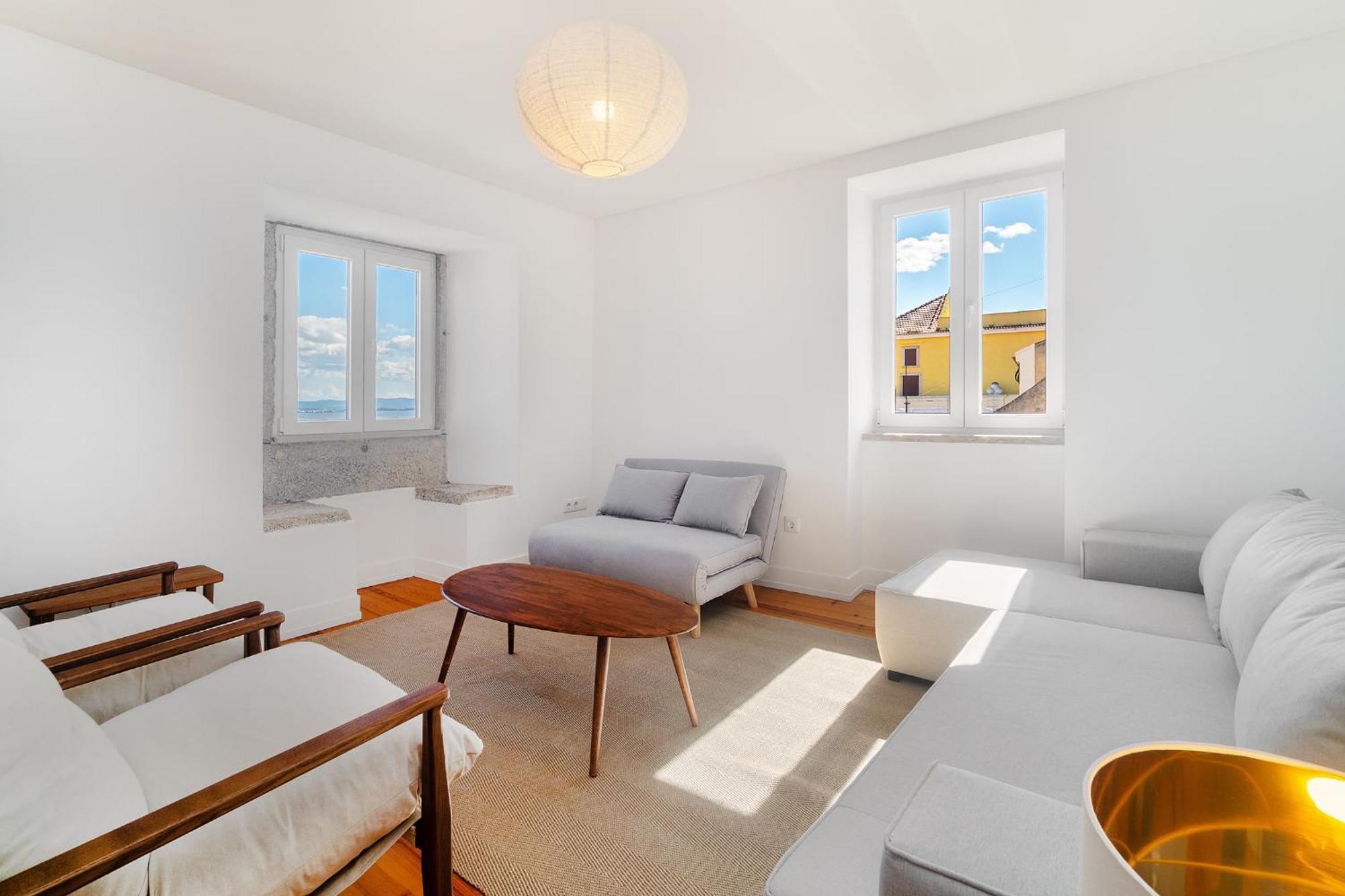 Whome Exclusive In A Prime Location With River View Lisbon
