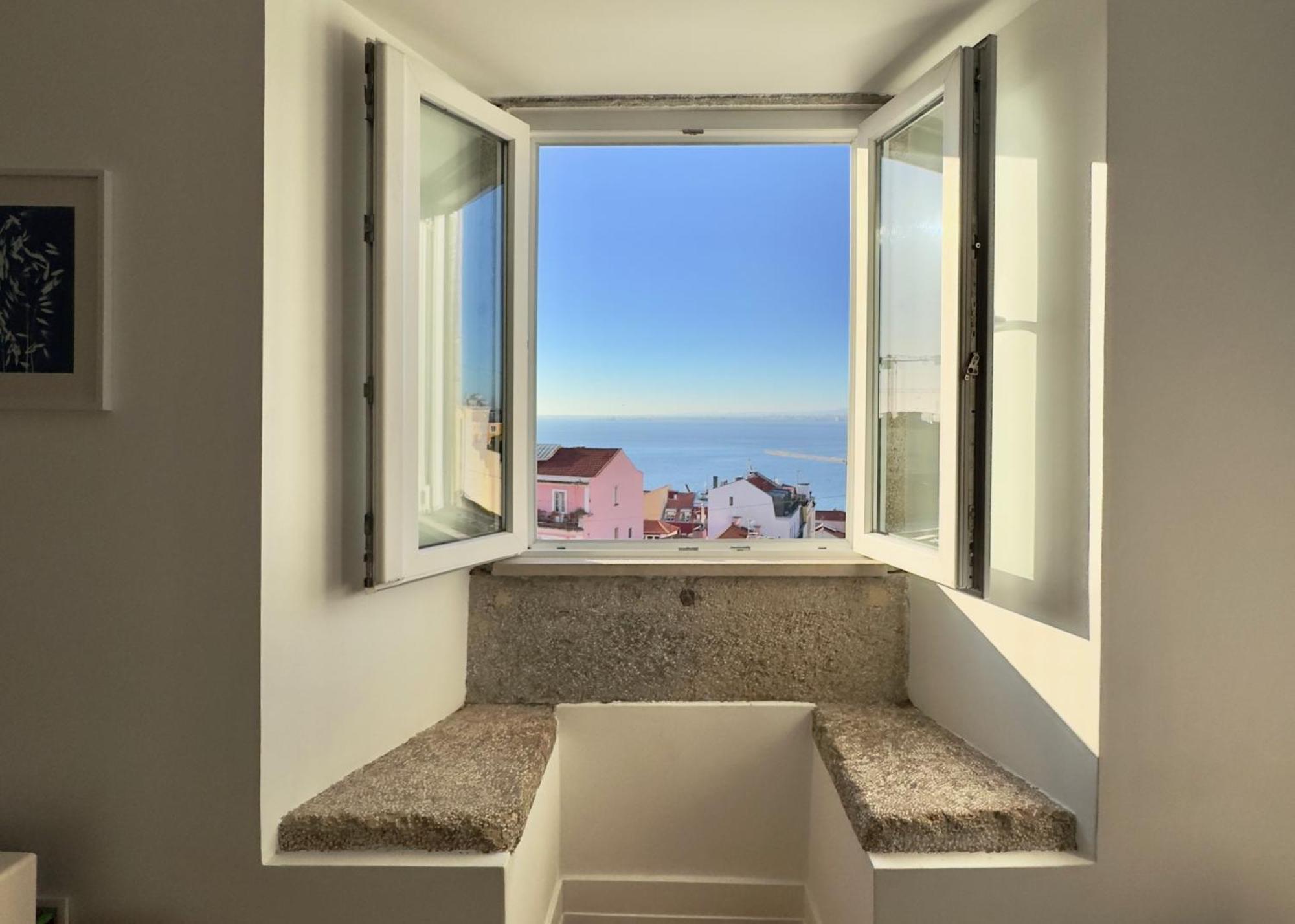 Whome Exclusive In A Prime Location With River View